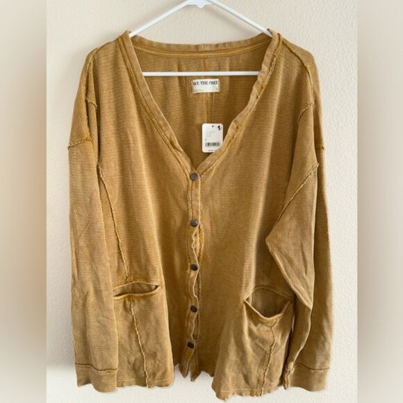 Free People We The Free NWT Caramel Oversized Snap Button Cardigan size Small - Picture 1 of 4